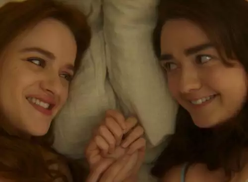 PracticalMagic2_134330232402102138_big-cine_deskt.webp